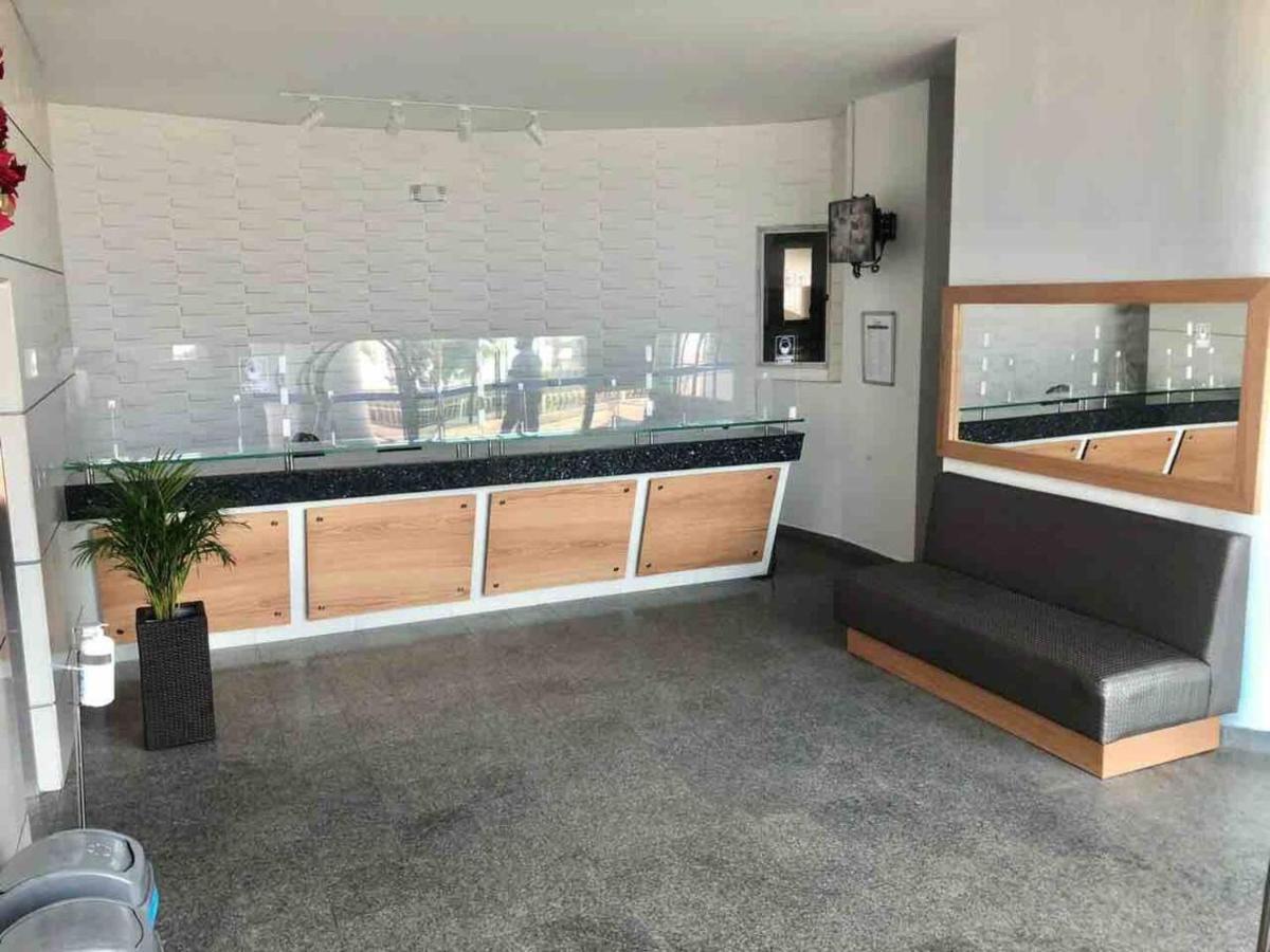 Apto 1803 Frente Al Mar- Edificio Palmetto, Piso 18 Apartamento *